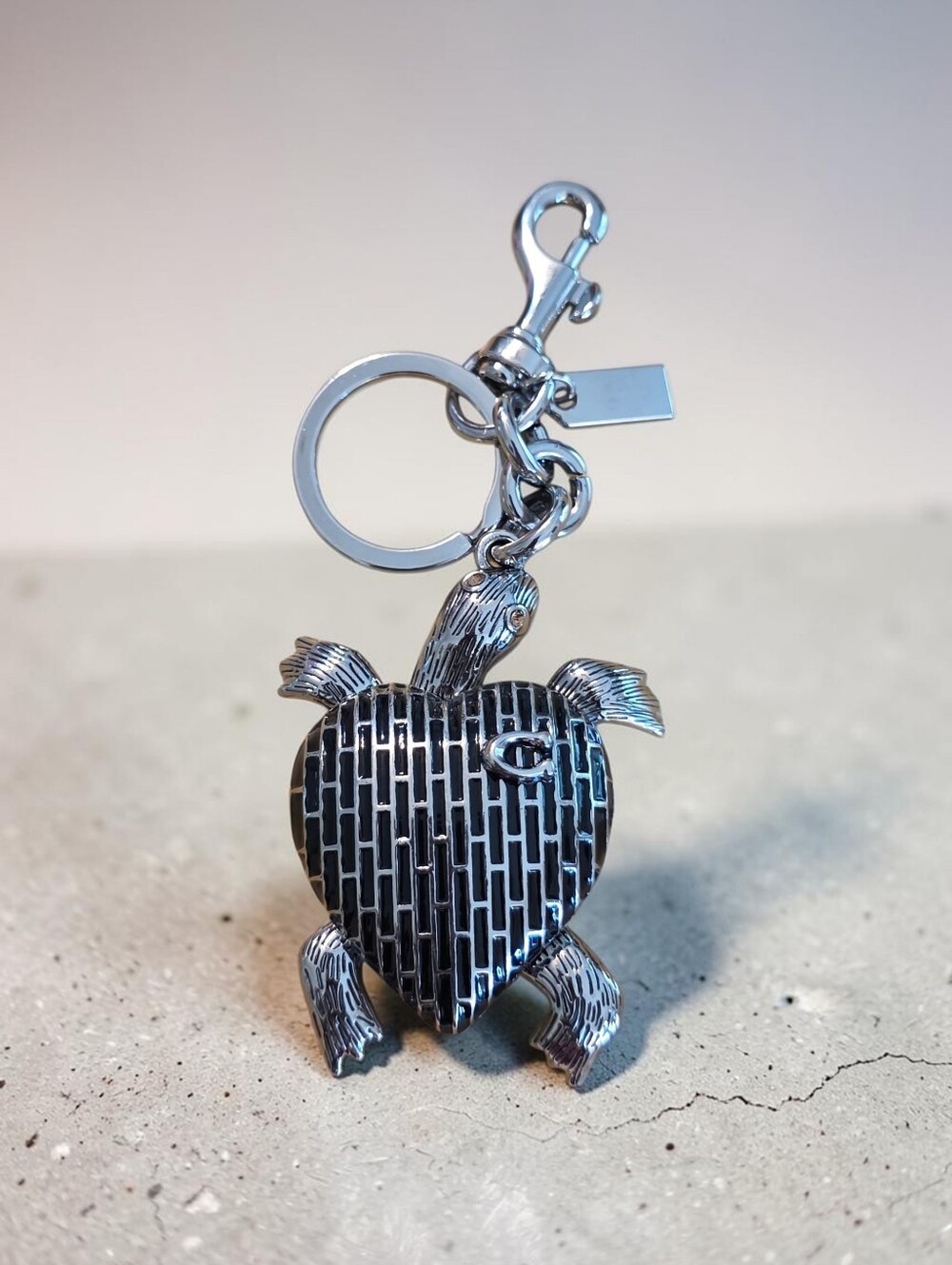 Sassified Boutique Nwt Metal Turtle Heart Keychain - Silver. NA Coach.